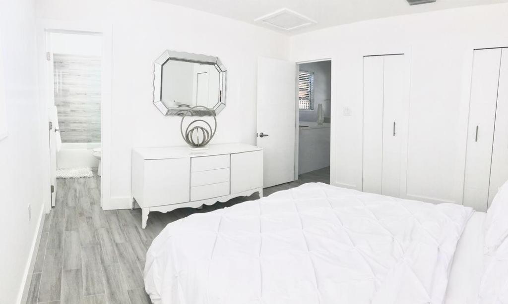Modern & New,Excellent Location Miami Apartment Екстериор снимка
