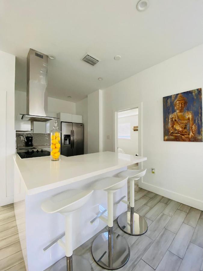 Modern & New,Excellent Location Miami Apartment Екстериор снимка